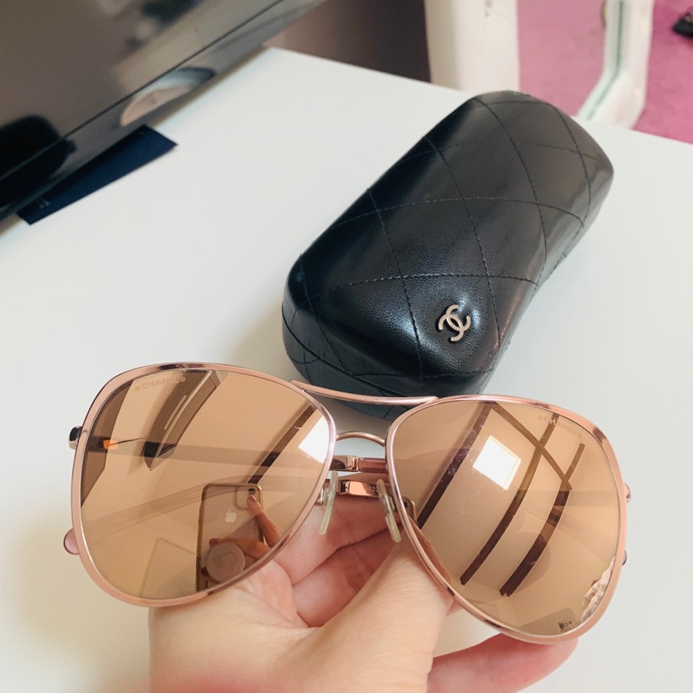 CHANEL pink/rose mirrored frame aviator sunglasses
